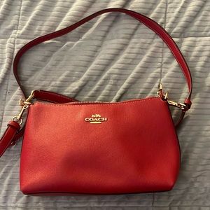 Coach Clara shoulder bag in 1941 red/gold.